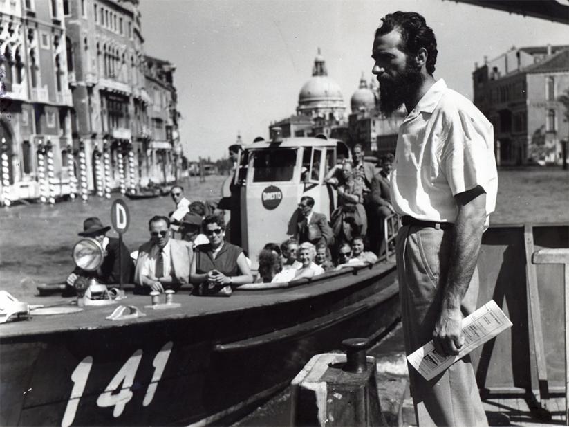 Emilio Vedova waiting for the boat, Venice, 1956. Ph Cameraphoto, Venice