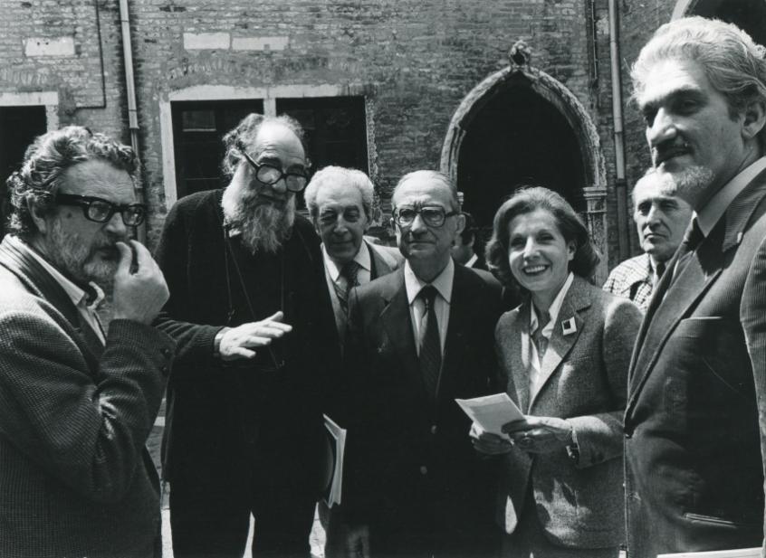 Emilio Vedova, Giulio Carlo Argan and Palma Bucarelli at Accademia di Belle Arti, Venice, 1983. Ph Graziano Arici, Venice