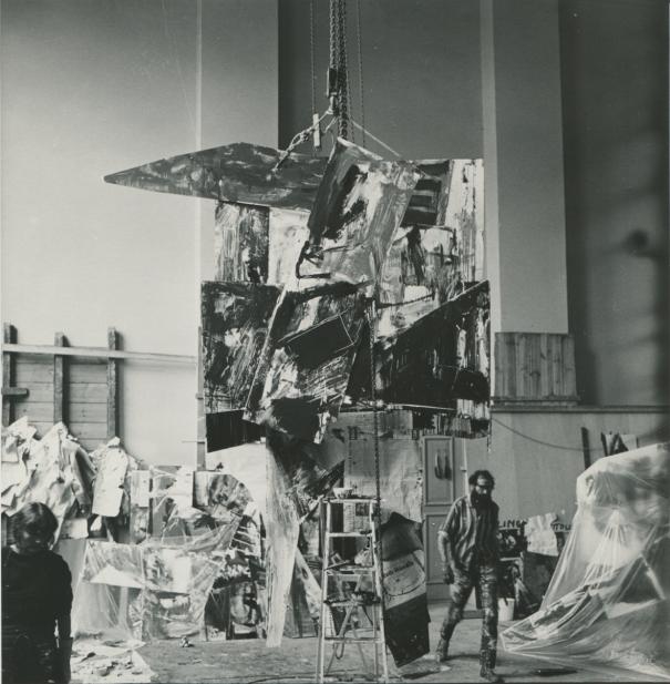 Emilio Vedova al lavoro all’"Absurdes Berliner Tagebuch Plurimo 5", Berlino, 1964. Ph Elizabeth Pfefferkorn, Berlino